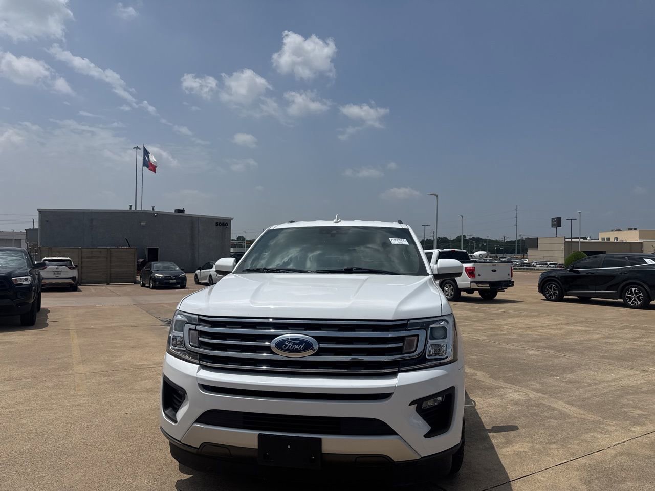 Used 2020 Ford Expedition XLT RWD image 5