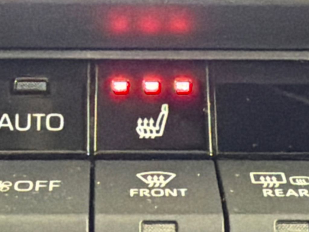 Used 2025 Toyota Camry XLE image 31