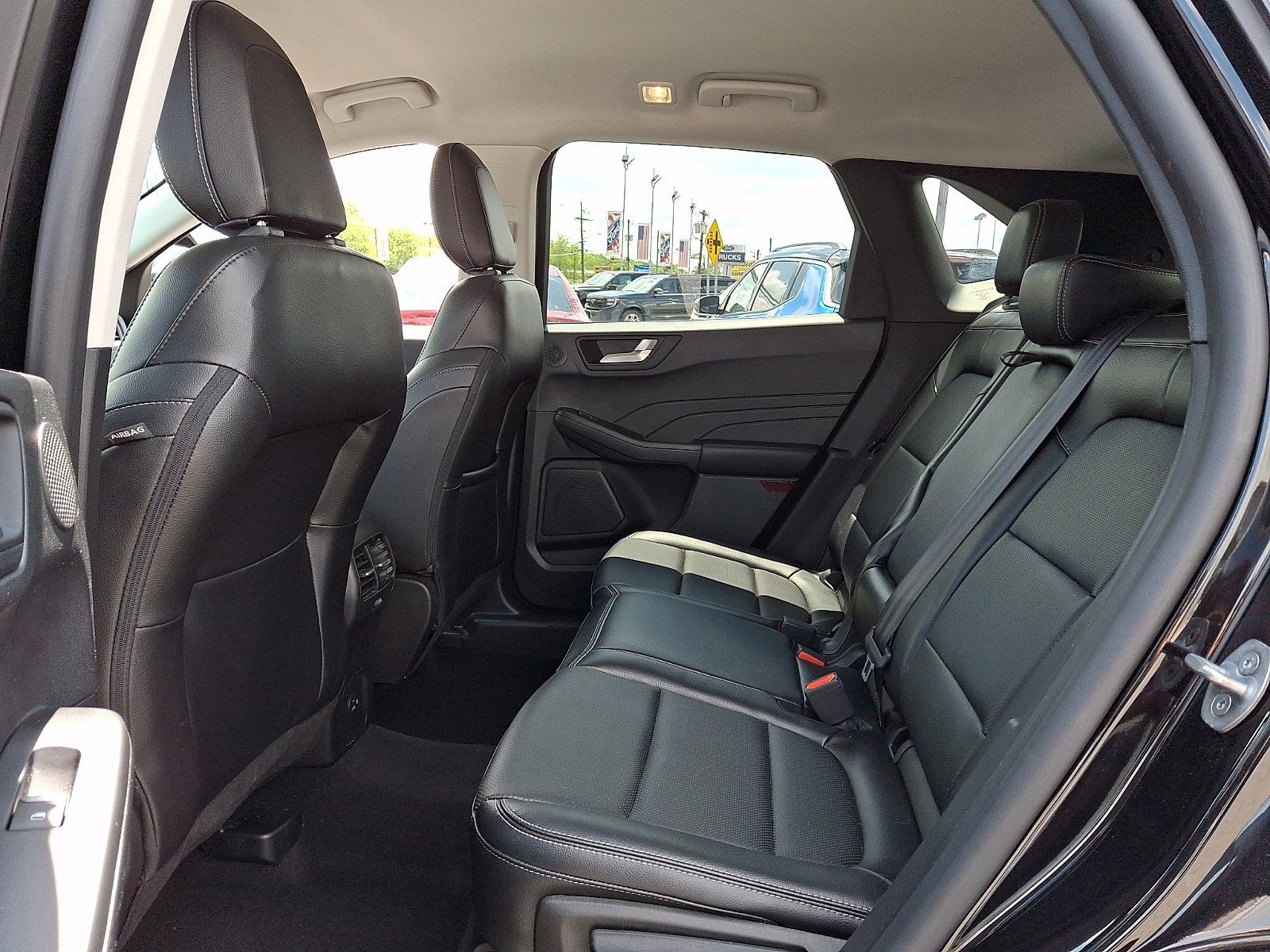 Certified 2022 Ford Escape SEL w/ Technology Package AWD/4WD image 10
