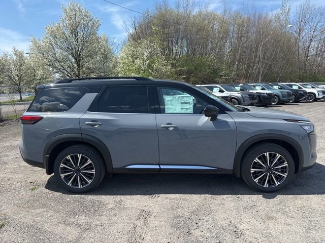 New 2026 Nissan Pathfinder Platinum w/ Cargo Package AWD/4WD image 4