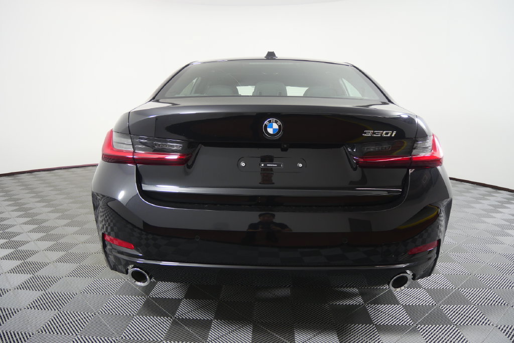 New 2026 BMW 330i Sedan w/ Premium Package RWD image 5