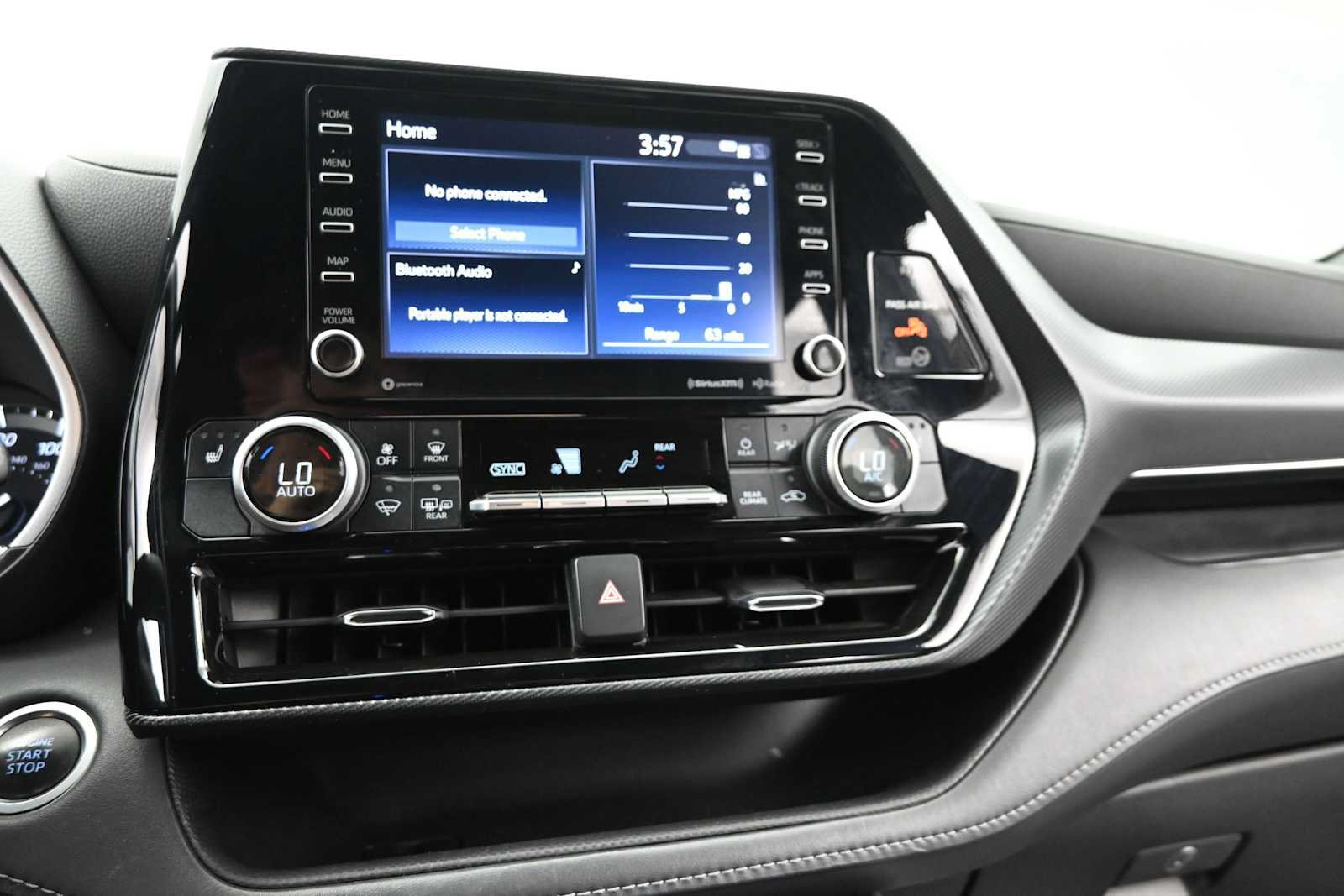 Used 2021 Toyota Highlander XSE AWD/4WD image 19