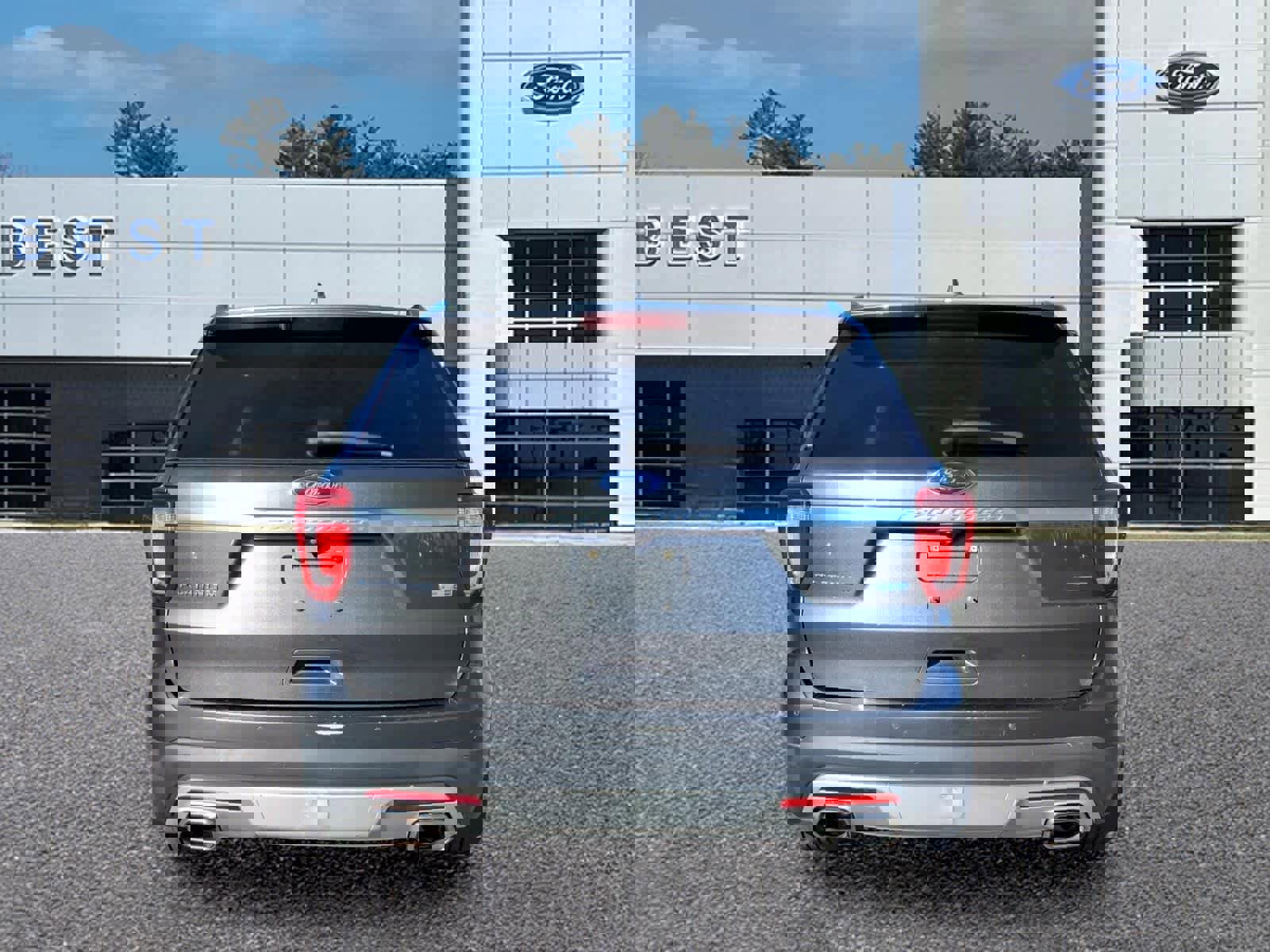 Used 2016 Ford Explorer Platinum AWD/4WD image 5