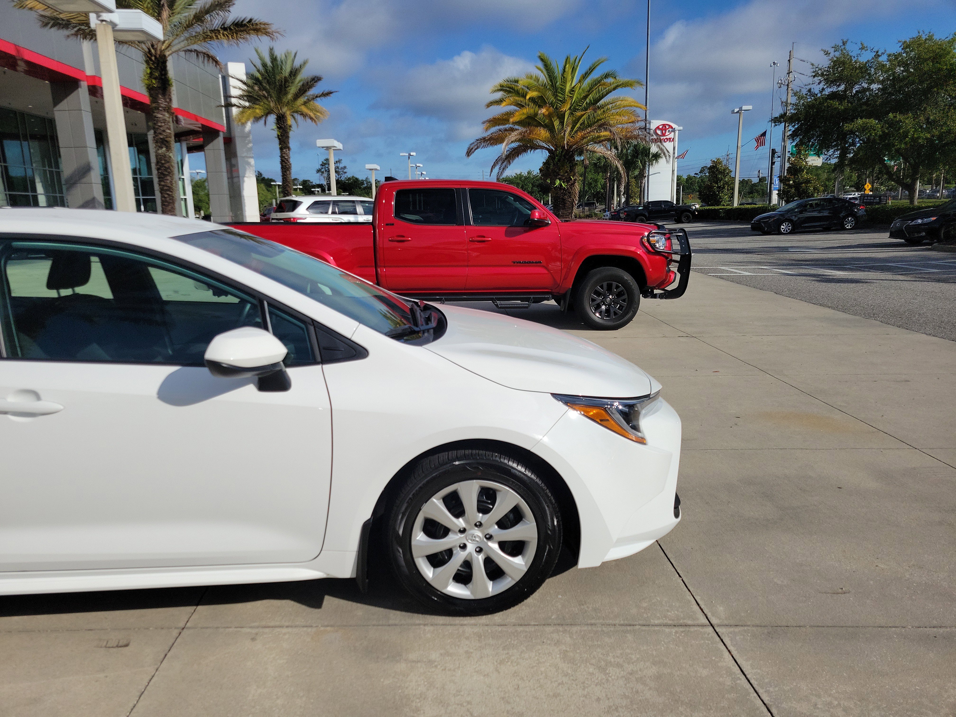 Certified 2025 Toyota Corolla LE FWD image 8