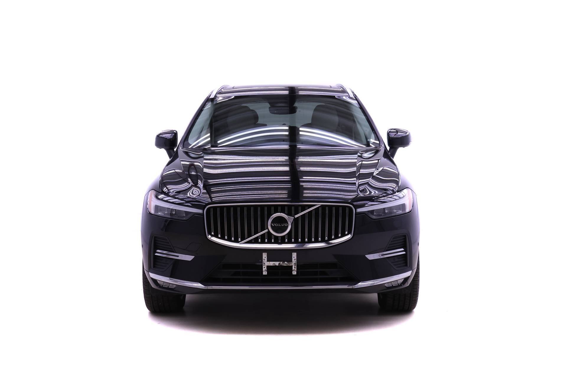 Certified 2022 Volvo XC60 B6 Inscription w/ Advanced Package image 2