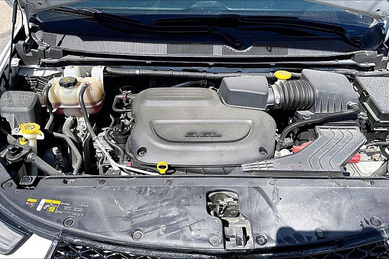 Used 2023 Chrysler Pacifica Limited image 9