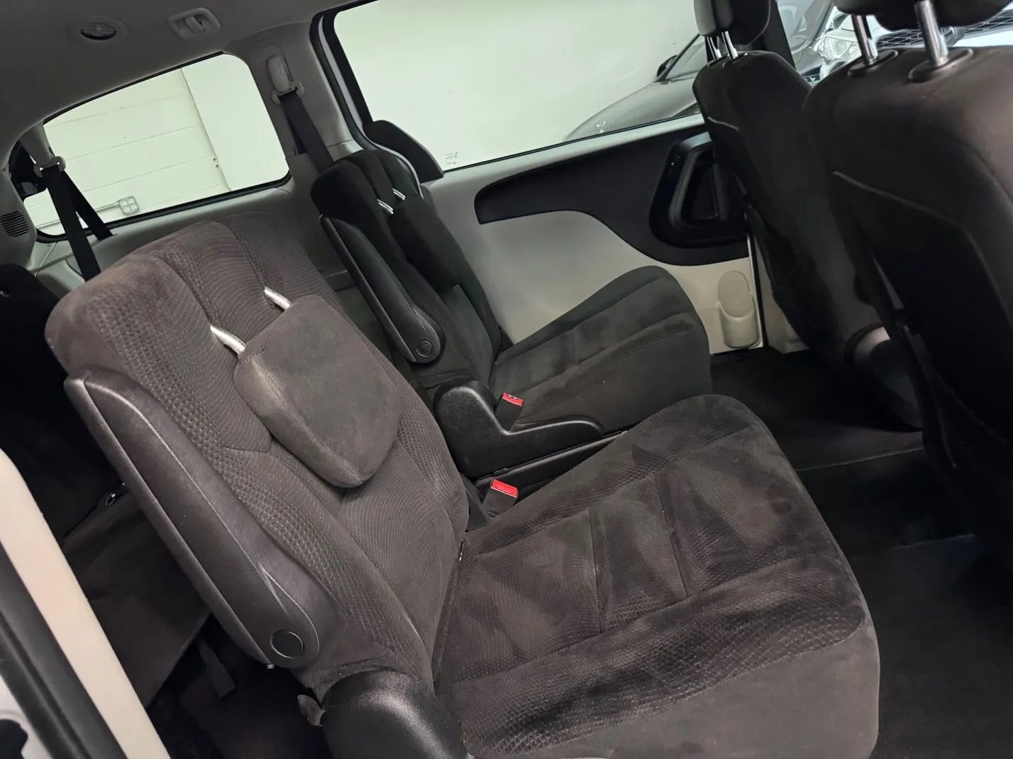Used 2017 Dodge Grand Caravan SE w/ Power Window Group FWD image 18
