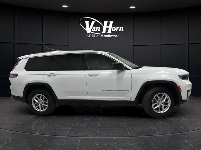 Used 2023 Jeep Grand Cherokee L Laredo AWD/4WD image 2