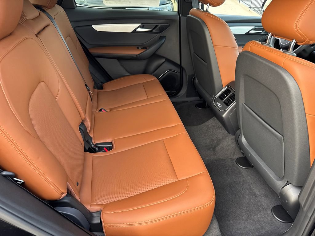 New 2025 VinFast VF 8 Plus AWD/4WD image 16