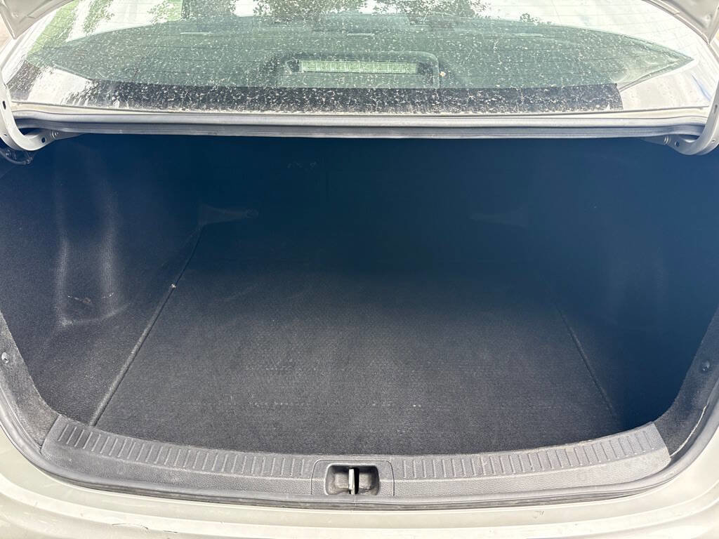Used 2022 Toyota Corolla LE FWD image 13