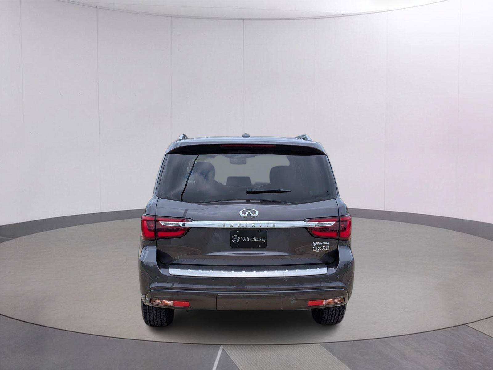 Used 2024 INFINITI QX80 Luxe RWD image 4