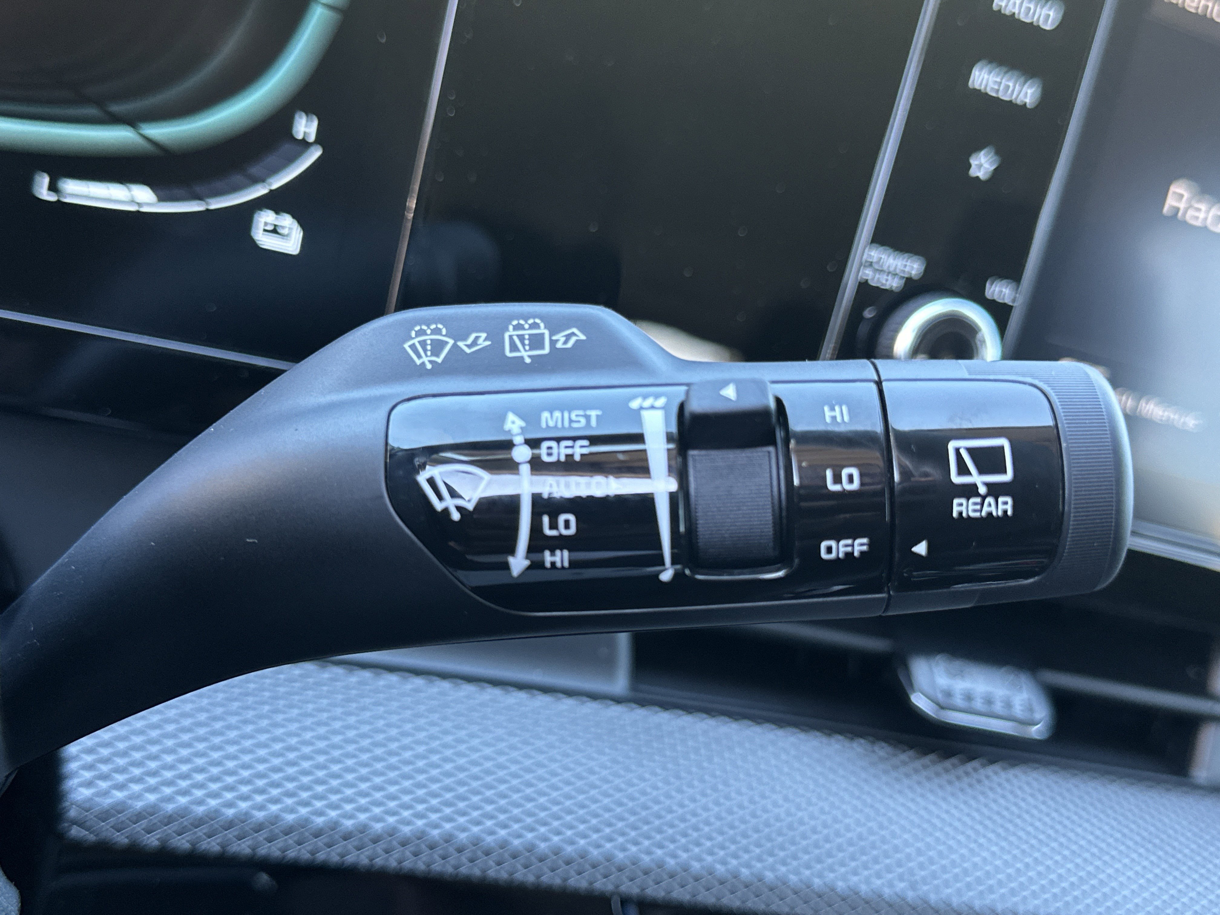 New 2025 Kia Sportage LX image 11