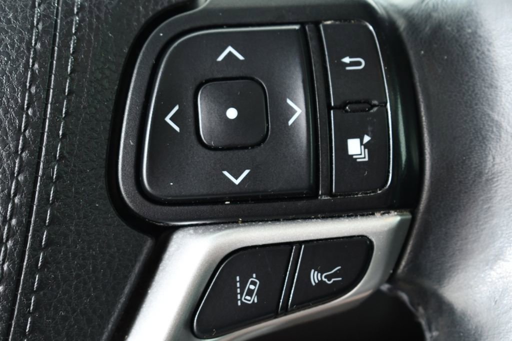 Used 2019 Toyota Highlander XLE AWD/4WD image 33