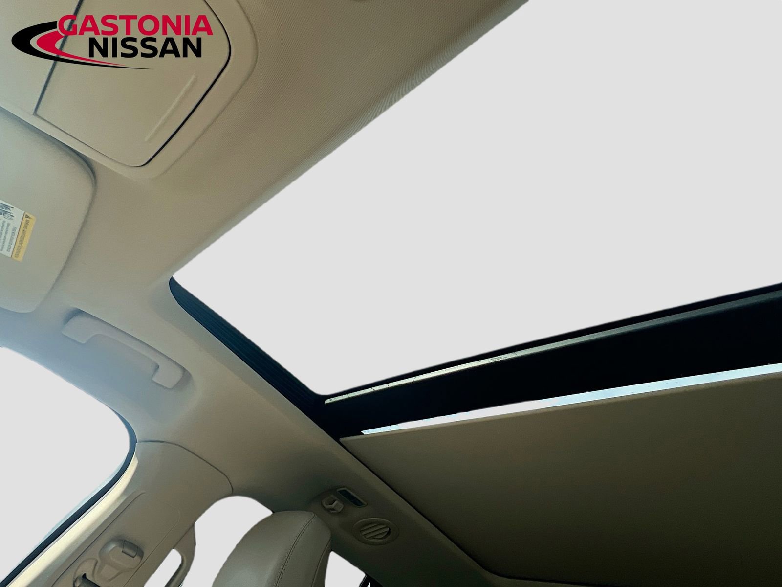 Used 2022 Ford Explorer XLT w/ Equipment Group 202A image 29