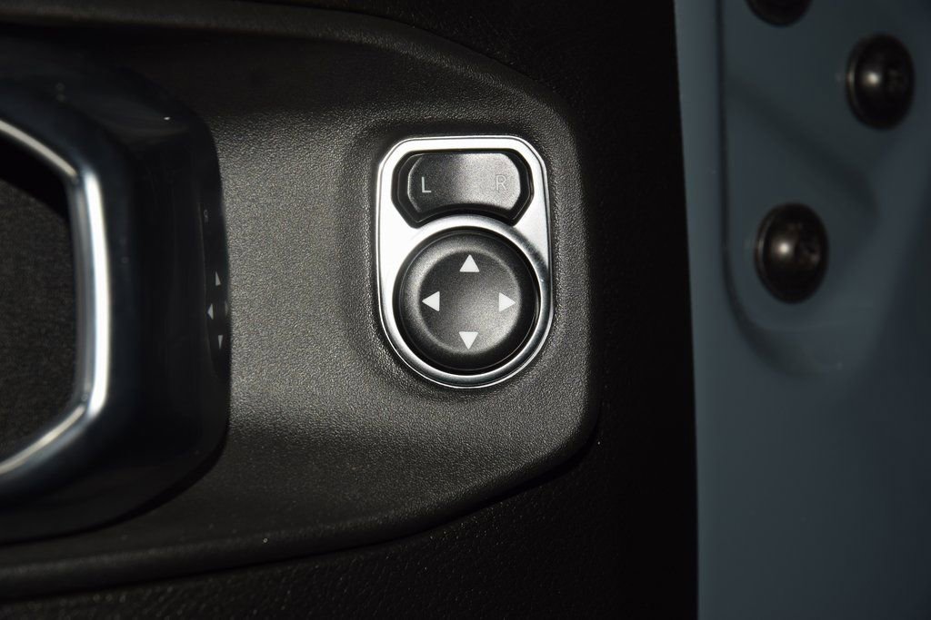 Used 2024 Jeep Wrangler Rubicon w/ Safety Group image 44