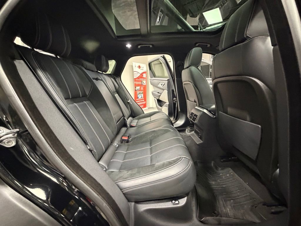 Used 2019 Land Rover Range Rover Velar R-Dynamic SE image 47