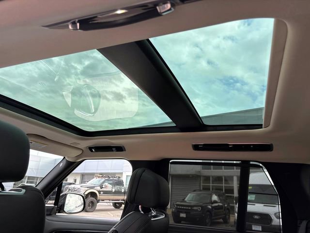 Used 2024 Land Rover Range Rover SE AWD/4WD image 13