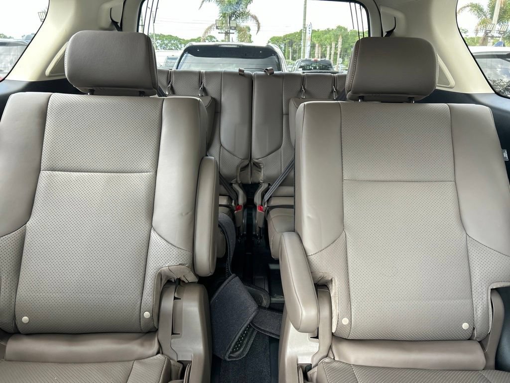 Used 2023 Lexus GX 460 Luxury w/ Sport Design Package AWD/4WD image 13