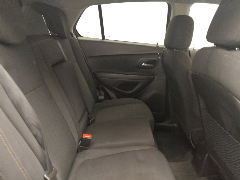 Used 2020 Chevrolet Trax LS w/ Tint and Cruise Package AWD/4WD image 19
