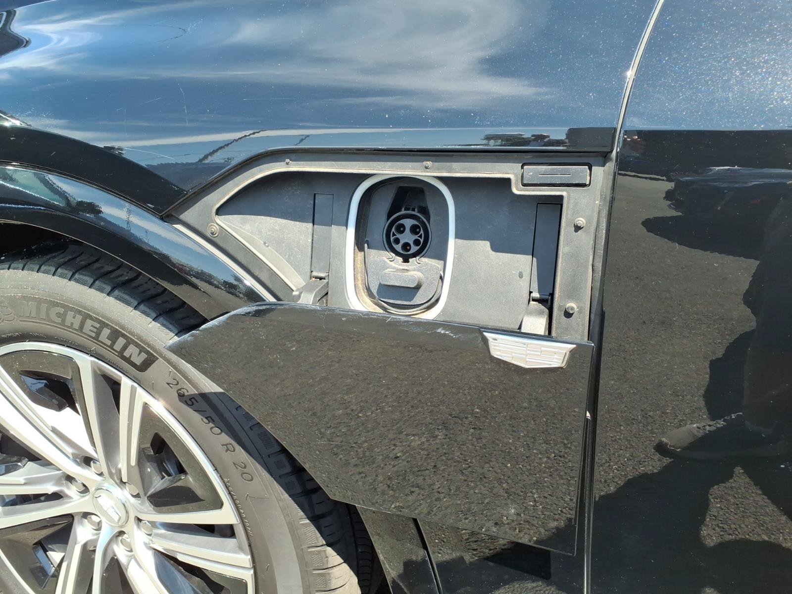 Certified 2024 Cadillac Lyriq Luxury w/ LPO, Floor Liner Package AWD/4WD image 12