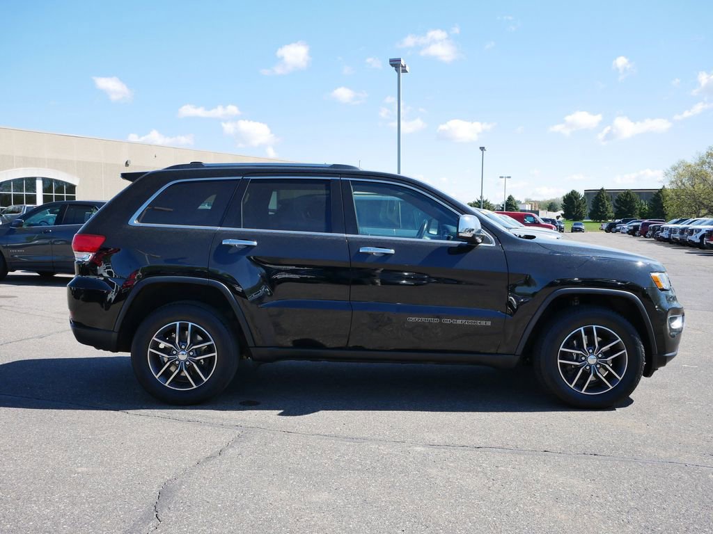 Used 2017 Jeep Grand Cherokee Limited AWD/4WD image 11