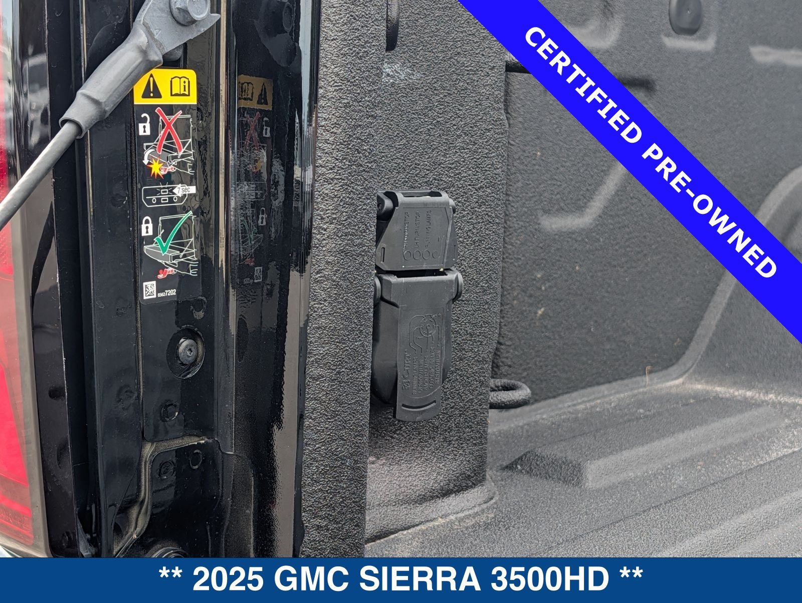 Used 2025 GMC Sierra 3500 Denali w/ Denali Reserve Package AWD/4WD image 14