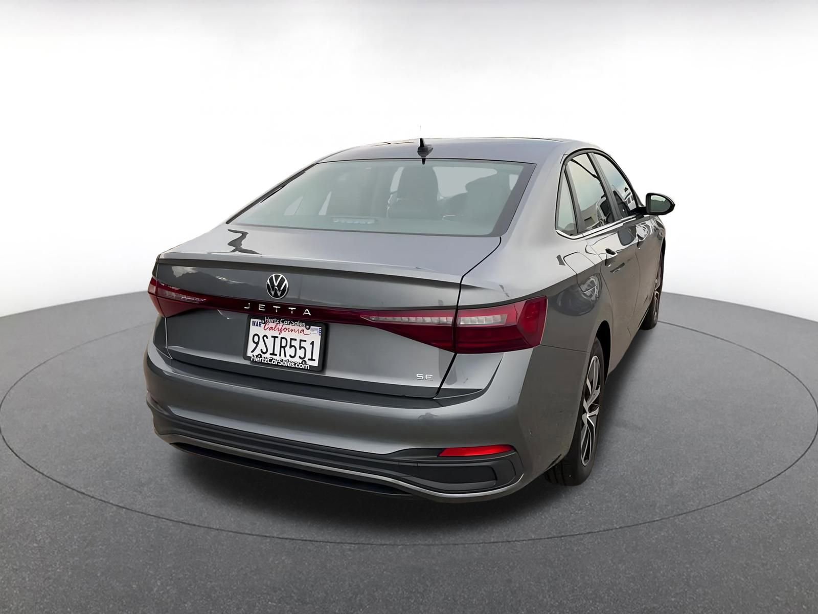 Used 2025 Volkswagen Jetta SE image 14