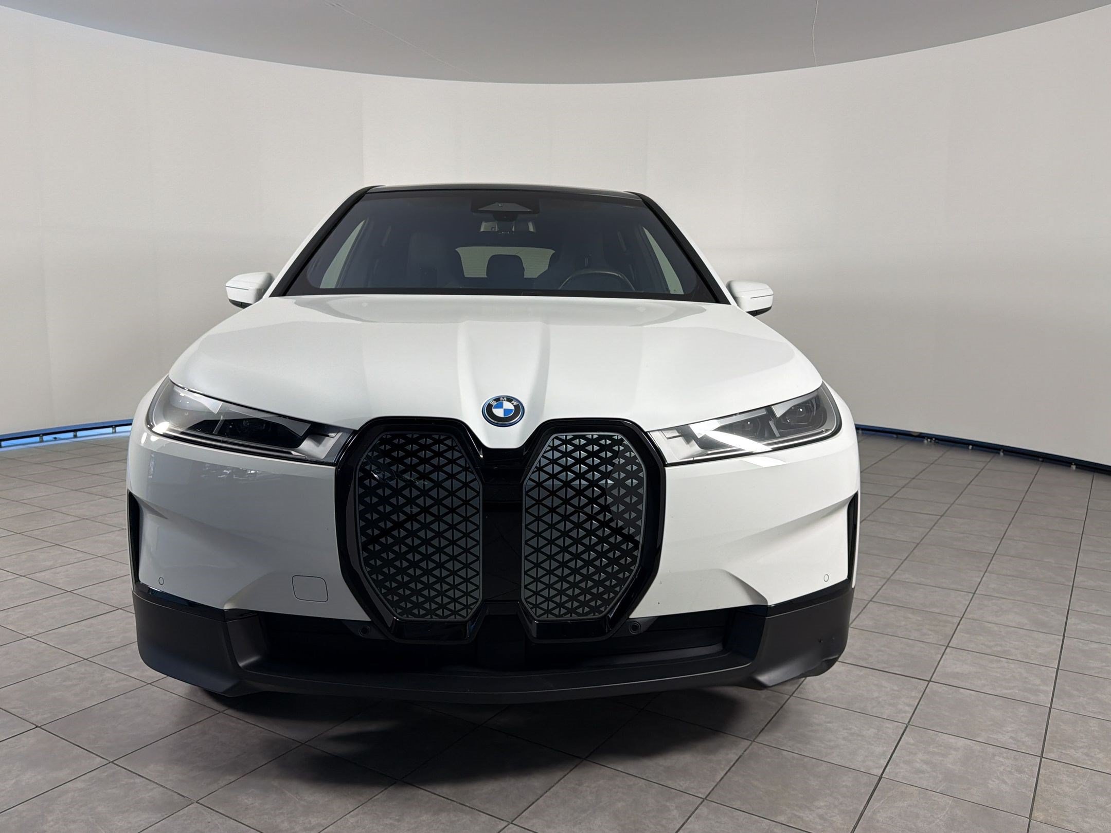 Certified 2023 BMW iX xDrive50 AWD/4WD image 5