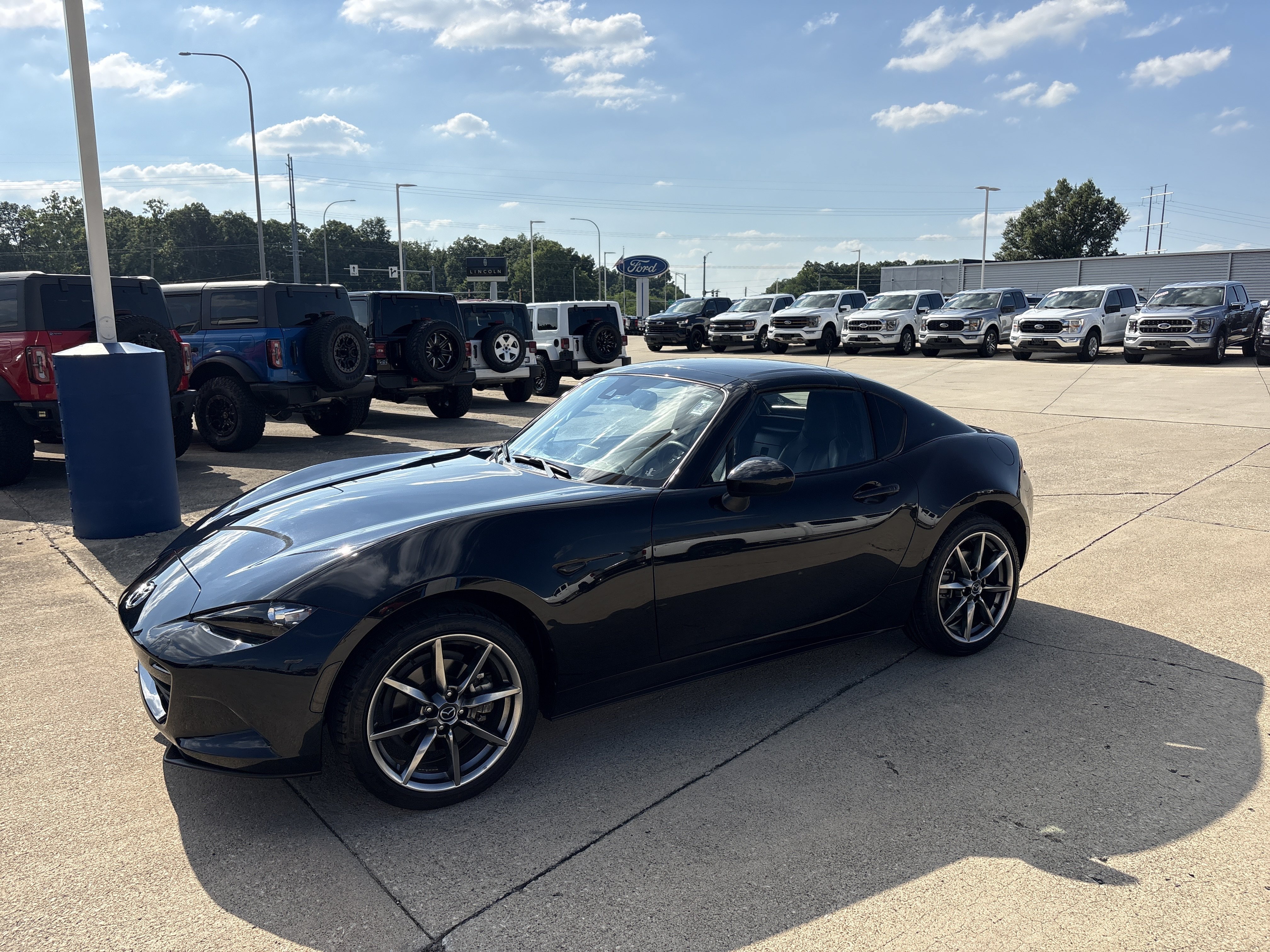 Used 2023 MAZDA MX-5 Miata Grand Touring RWD image 3