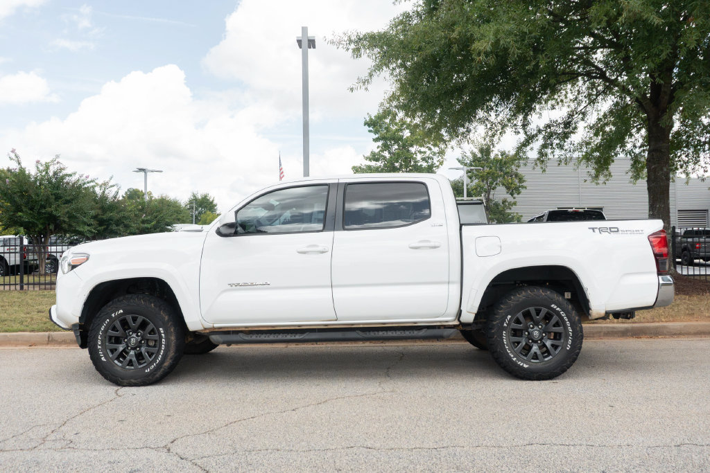 Used 2021 Toyota Tacoma SR5 RWD image 15