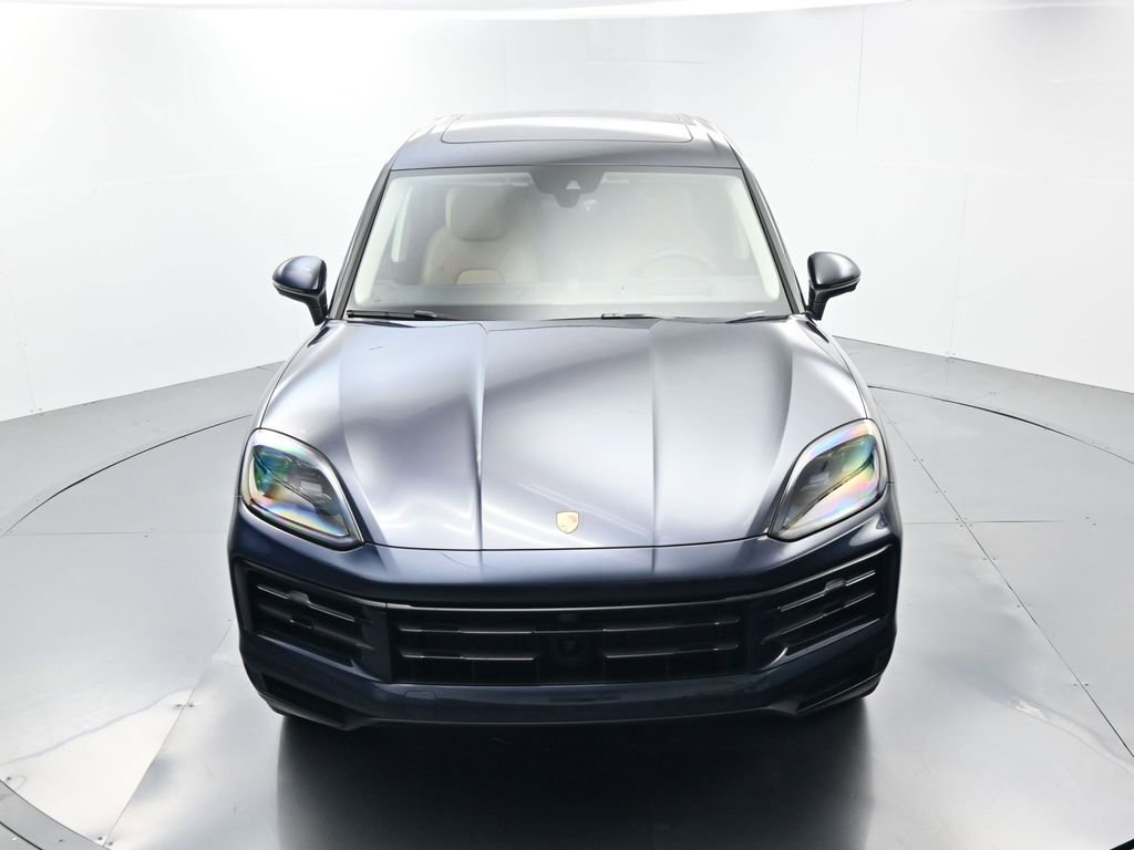 Used 2025 Porsche Cayenne image 43