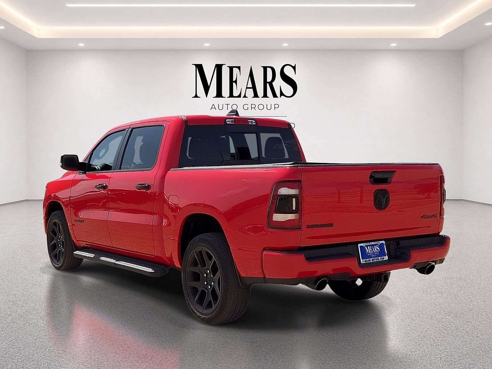 Used 2023 RAM 1500 Laramie AWD/4WD image 3