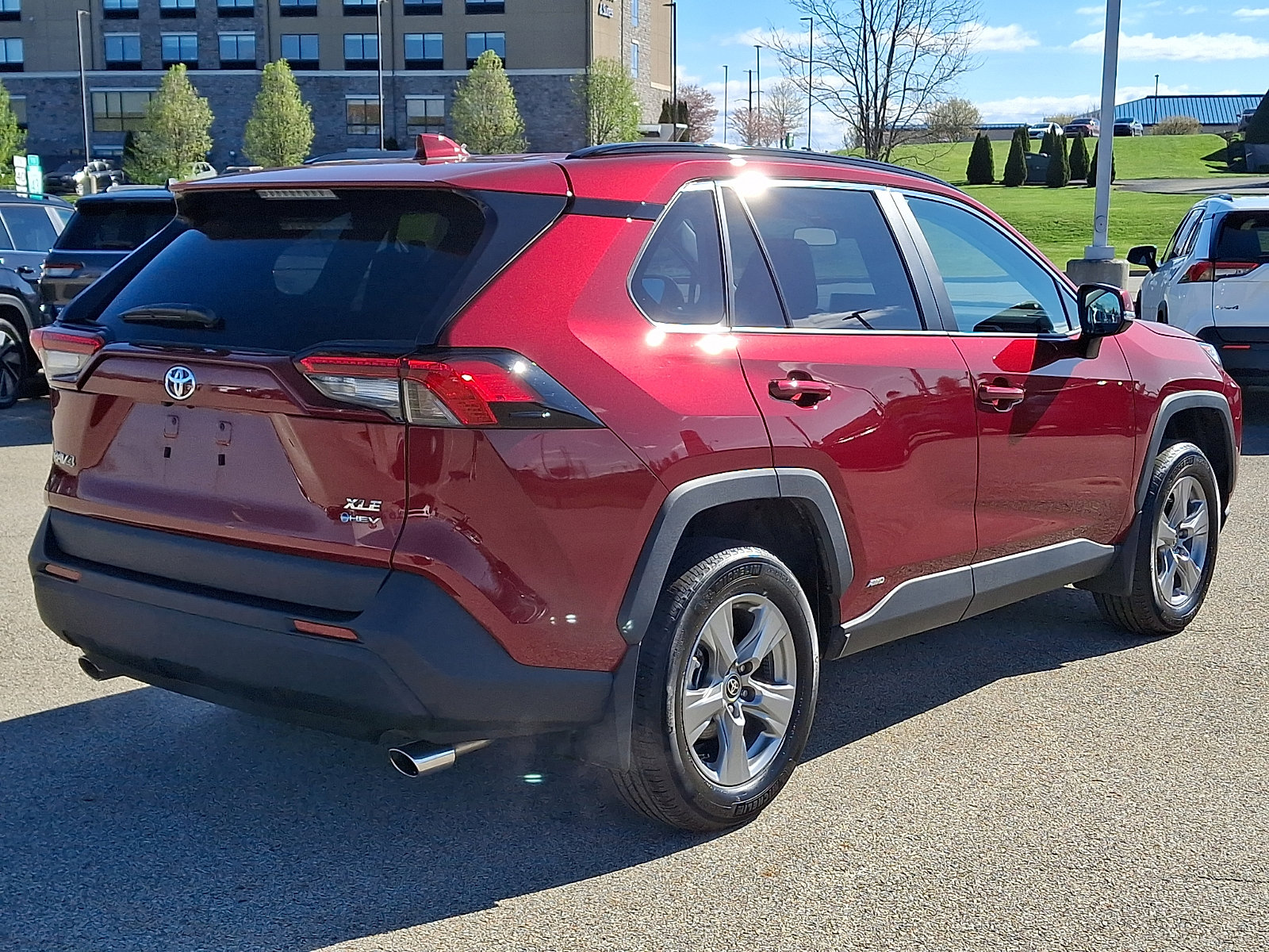 Used 2025 Toyota RAV4 XLE w/ Convenience Package image 6