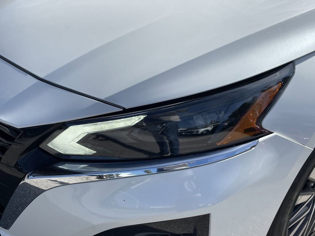 Used 2024 Nissan Altima 2.5 SV w/ SV Premium Package image 7