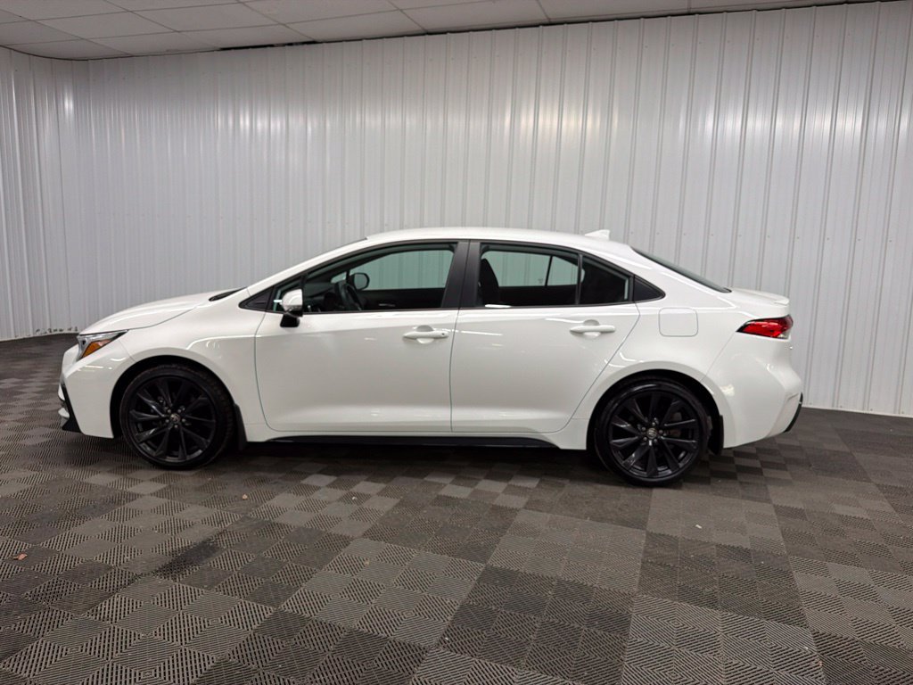 Used 2024 Toyota Corolla SE FWD image 4