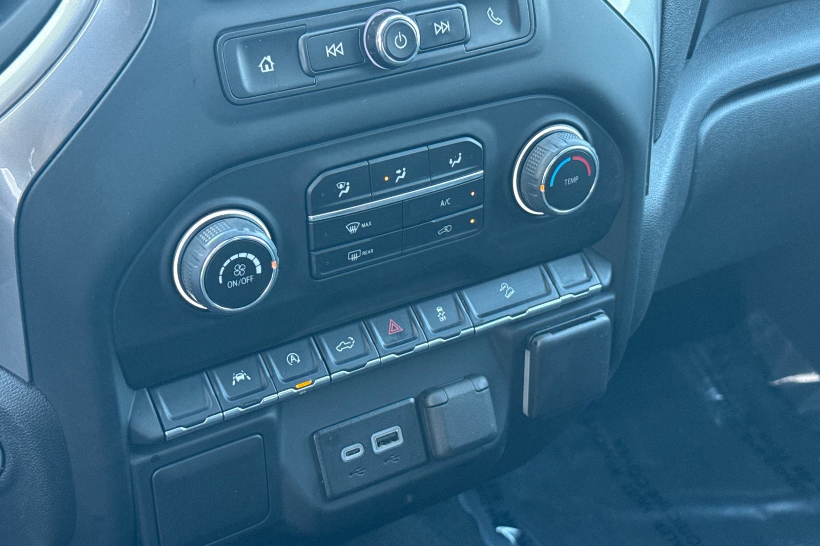 Used 2024 Chevrolet Silverado 1500 Custom Trail Boss w/ Turbomax Blackout Package image 21