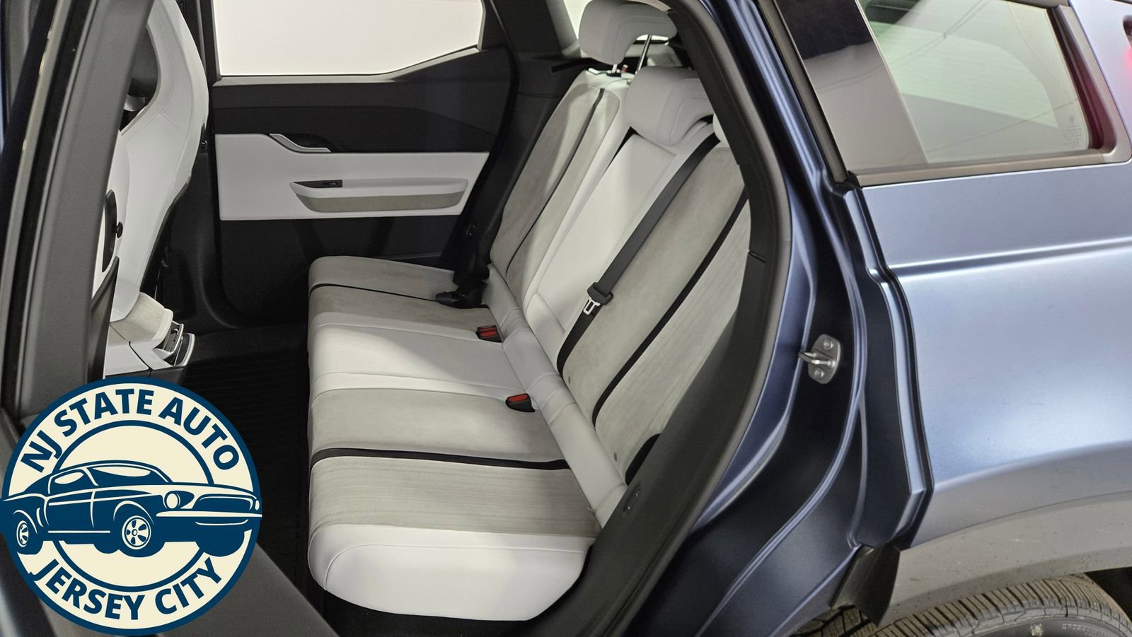 Used 2023 Fisker Ocean One image 25