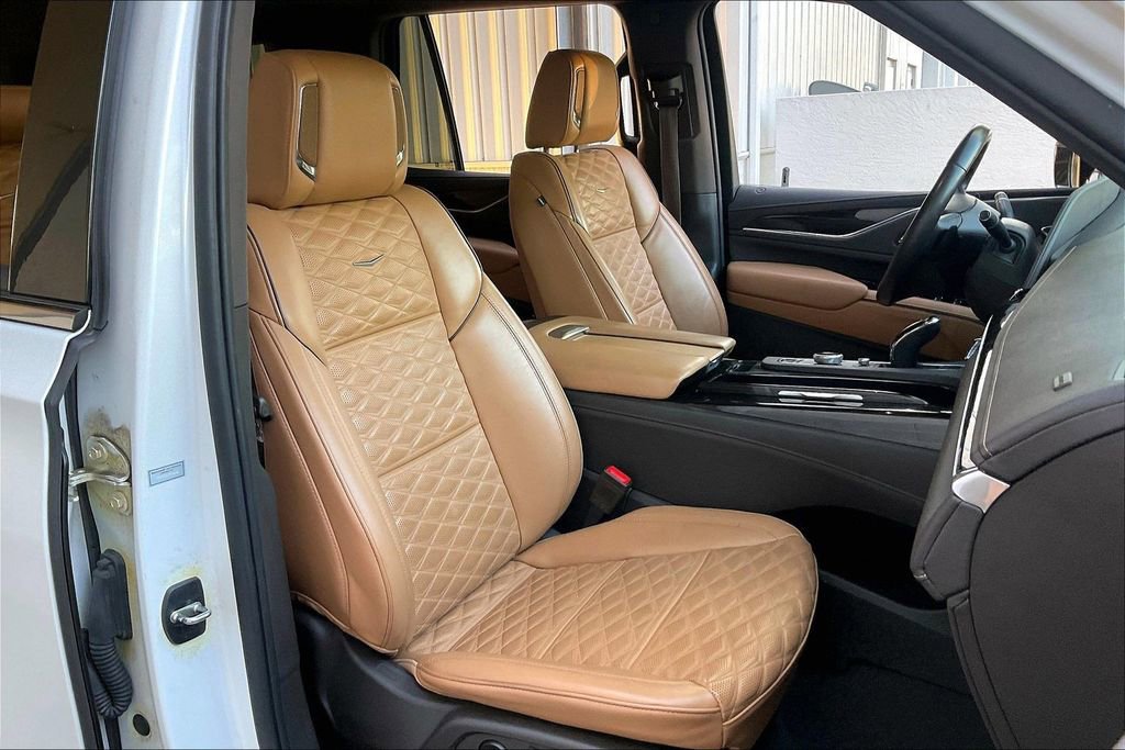 Used 2022 Cadillac Escalade Premium Luxury w/ Touring Package image 24