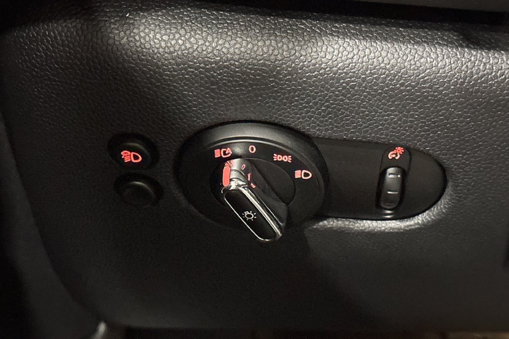 Used 2024 MINI Cooper S FWD image 32