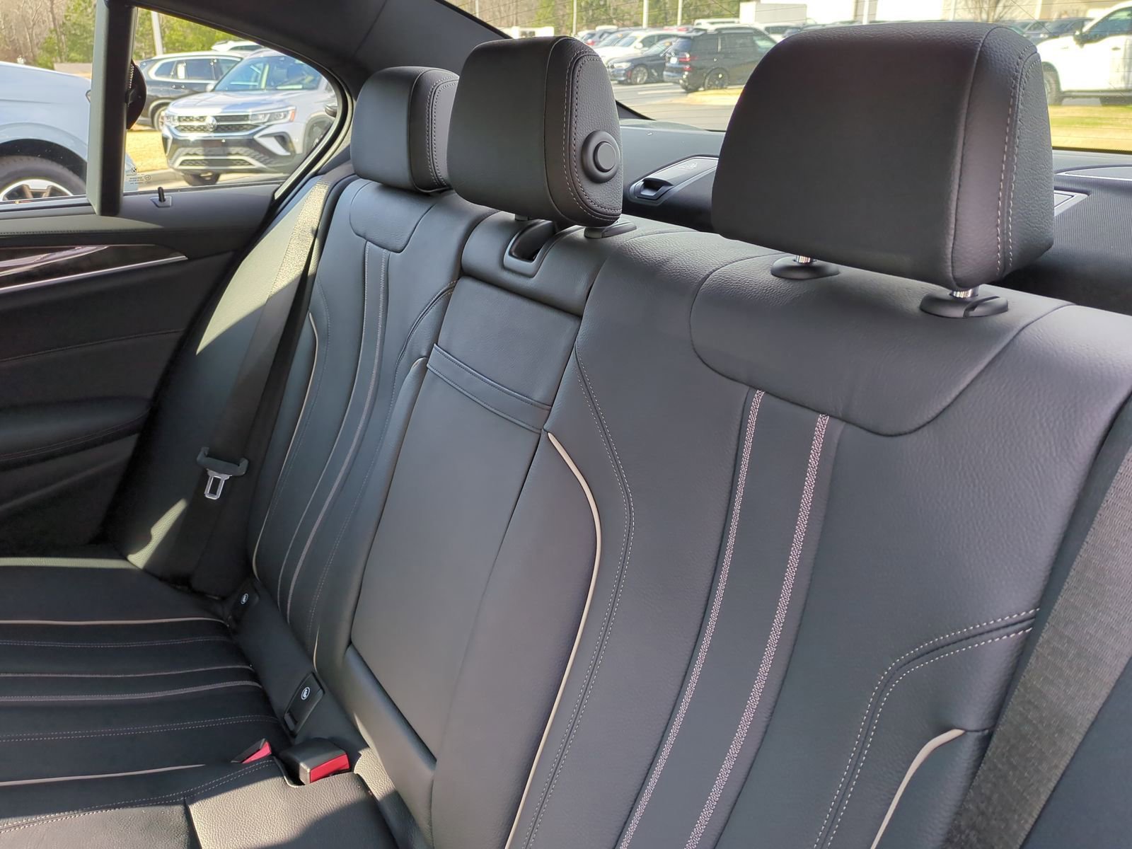 Used 2023 BMW M550i xDrive image 30