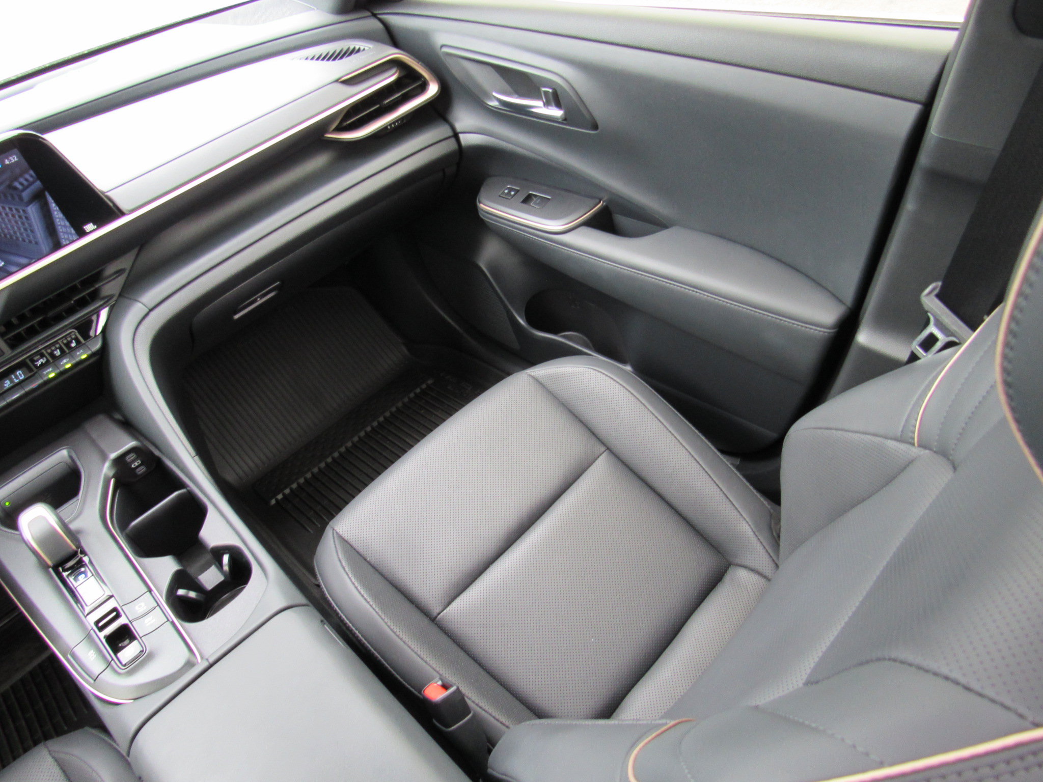 Used 2023 Toyota Crown AWD/4WD image 35