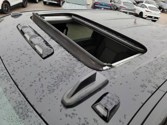 Used 2024 Chevrolet Silverado 2500 ZR2 w/ Technology Package AWD/4WD image 30