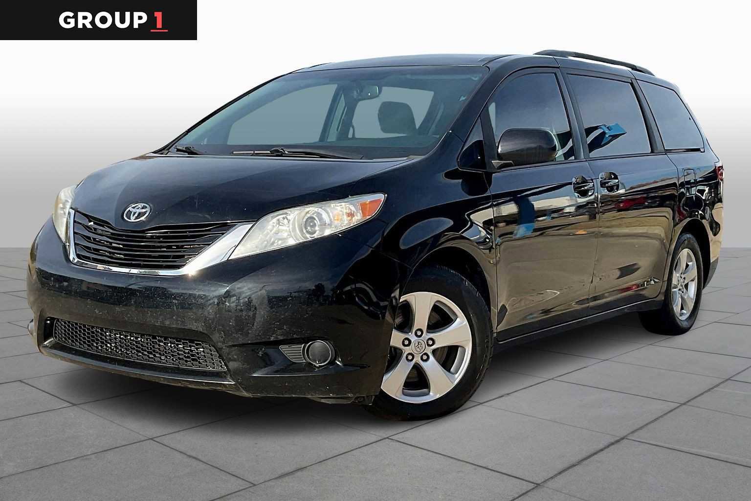 Used 2017 Toyota Sienna LE