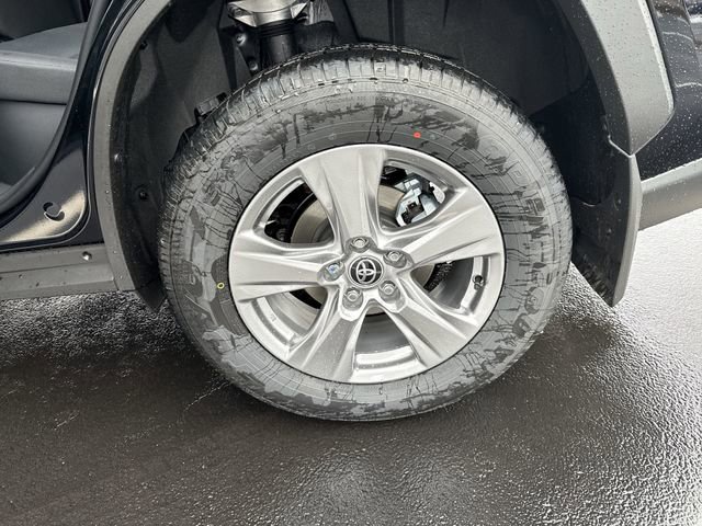 New 2025 Toyota RAV4 LE image 20