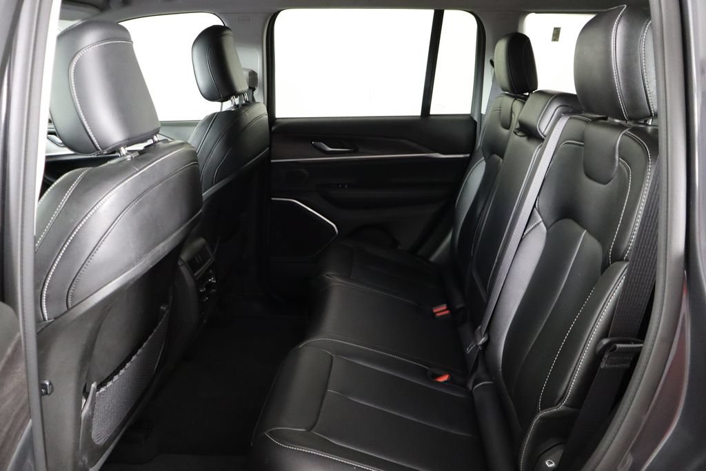 Used 2023 Jeep Grand Cherokee Limited RWD image 16