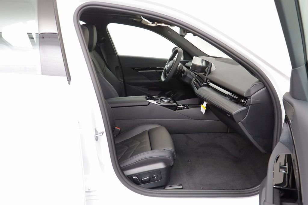 New 2026 BMW 530i xDrive w/ Premium Package image 19