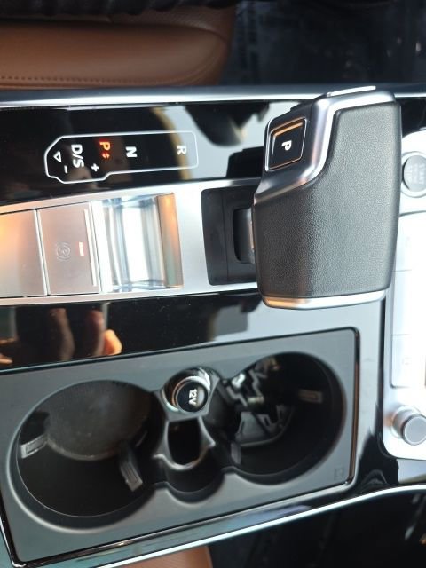 Used 2022 Audi Q8 Prestige image 8