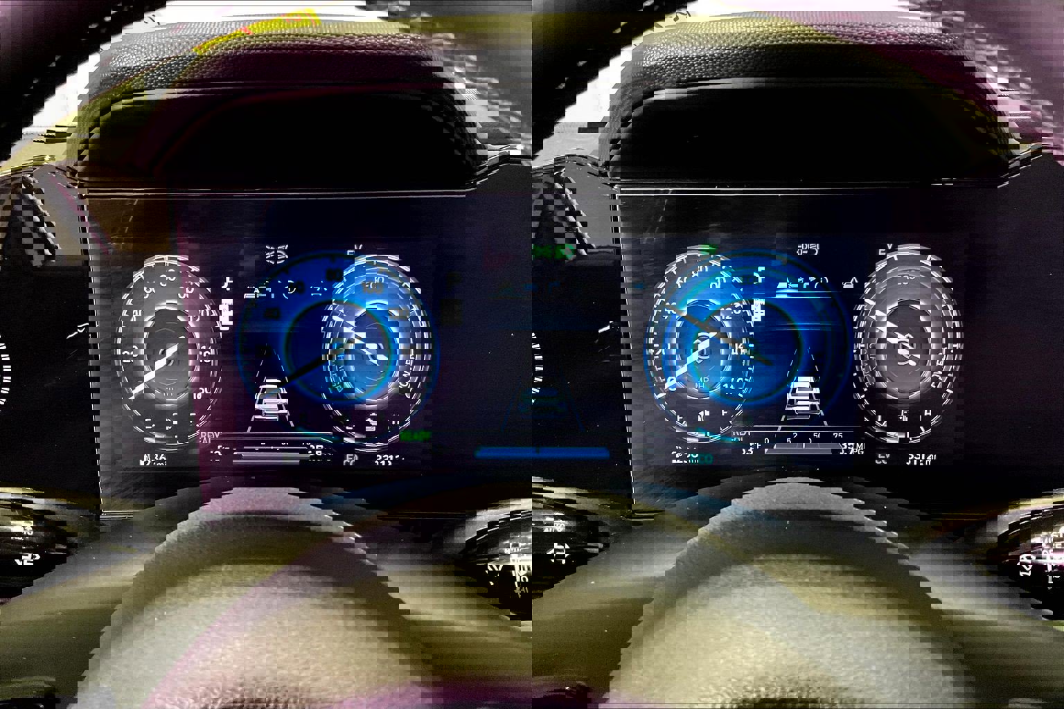 Used 2025 Hyundai Elantra Limited w/ Cargo Package image 13