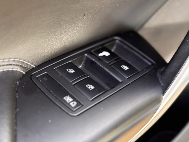 Used 2012 Buick Regal Premium image 19