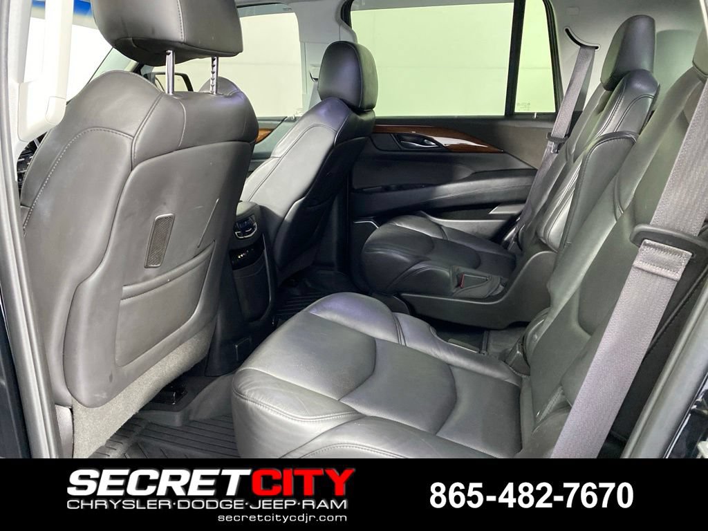 Used 2016 Cadillac Escalade Luxury AWD/4WD image 28